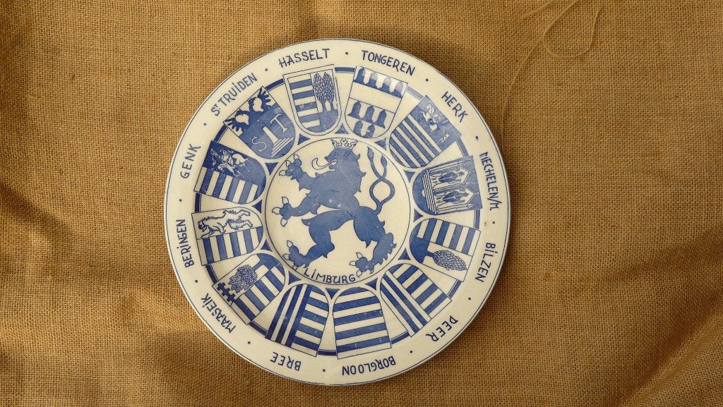 Wapenbord van Limburgse gemeenten - geglazuurd aardewerk, Ophalen of Verzenden, Zo goed als nieuw