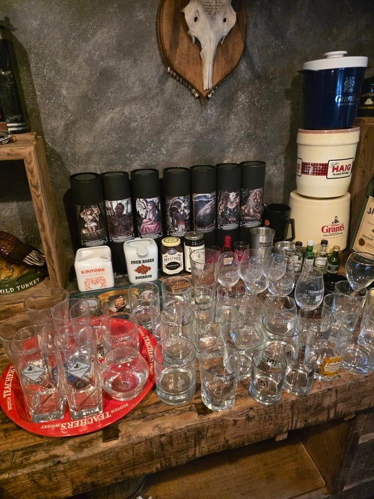 Whisky glazen, kratten, flessen, asbakken, reclame, enz., Verzamelen, Ophalen, Zo goed als nieuw