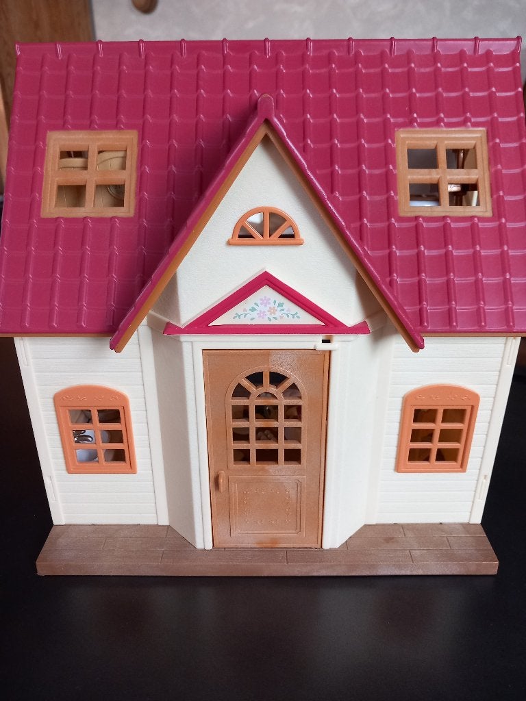 Sylvanian families petite maison +accessoires, Kinderen en Baby's, Ophalen, Zo goed als nieuw, Poppenhuis