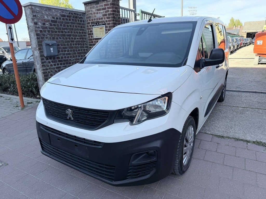 Peugeot Partner 1.5 BlueHDi Edition Asphalt | Navigatie | Ai, 4 deurs, Stof, Gebruikt, 2 zetels