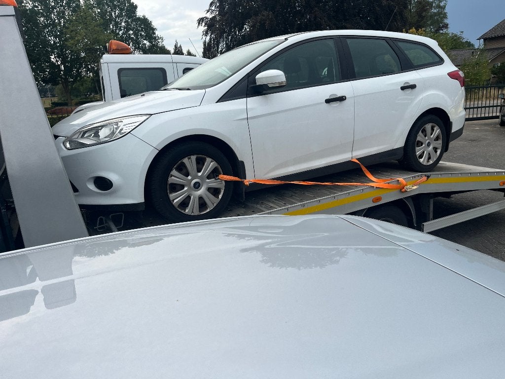 Ford focus combi 2014 motor schade., Auto's, Stof, Wit, Bedrijf, 5 deurs