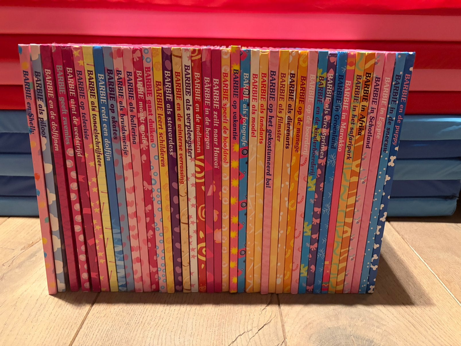 LOT Barbie Boekenclub - 40 stuks, Ophalen of Verzenden, Zo goed als nieuw, Fictie algemeen