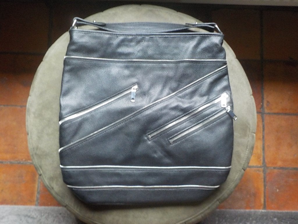 prachtige zwarte design schoudertas van MANGO tas, Ophalen of Verzenden, Zo goed als nieuw, Zwart