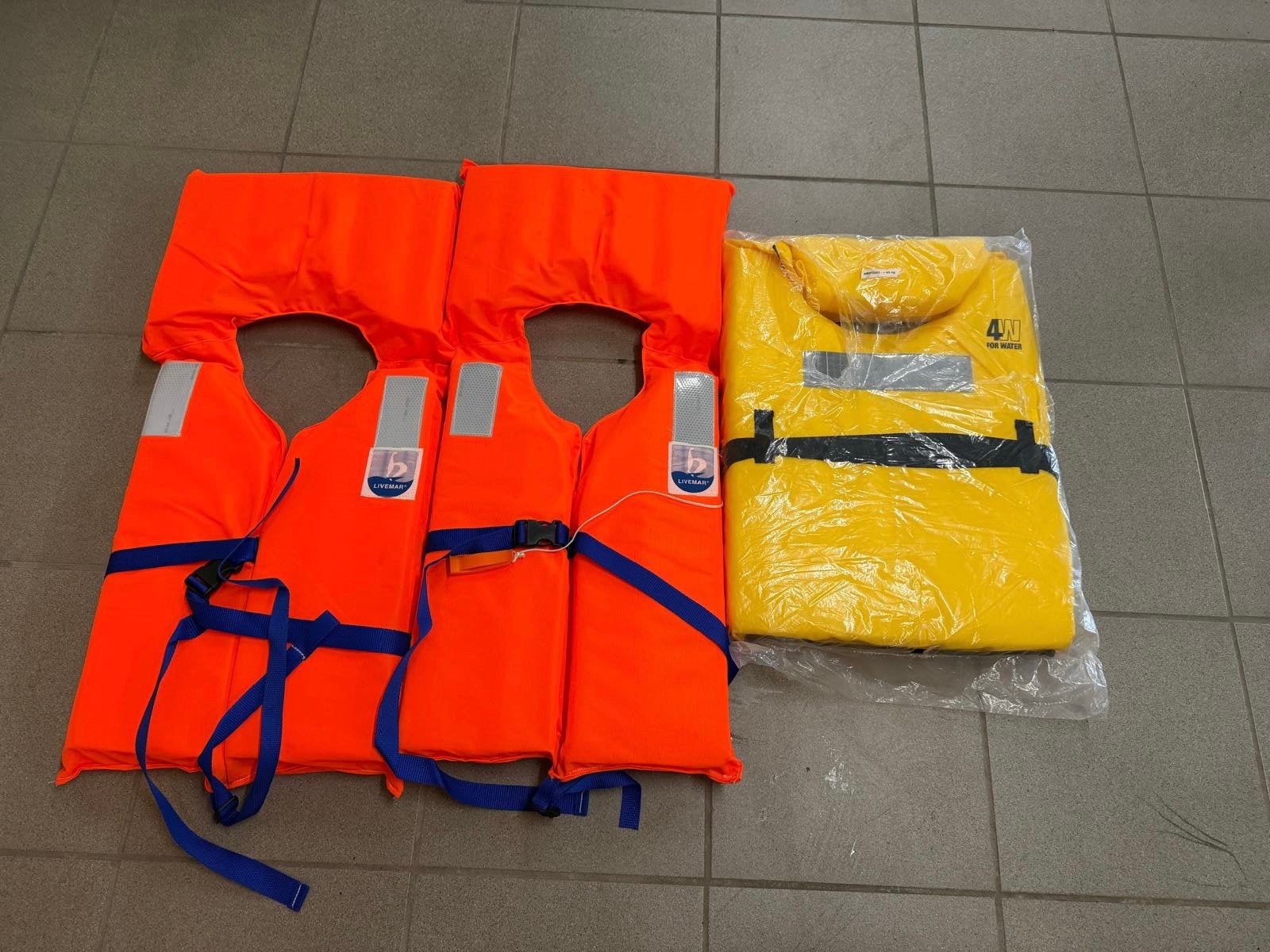 Reddingsvesten - 4 stuks, Watersport en Boten, Ophalen, Nieuw, Dame of Heer, Reddingsvest of Zwemvest
