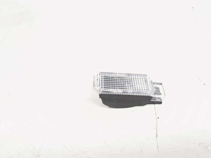 Eclairage intérieur arrière d'un Audi A4, -, 3 mois de garantie, Audi, Utilisé