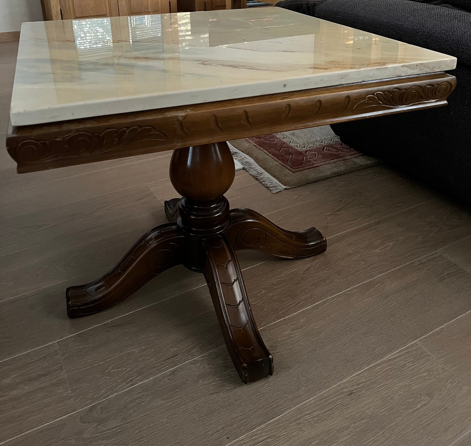 Bijzettafel met marmeren blad, Ophalen