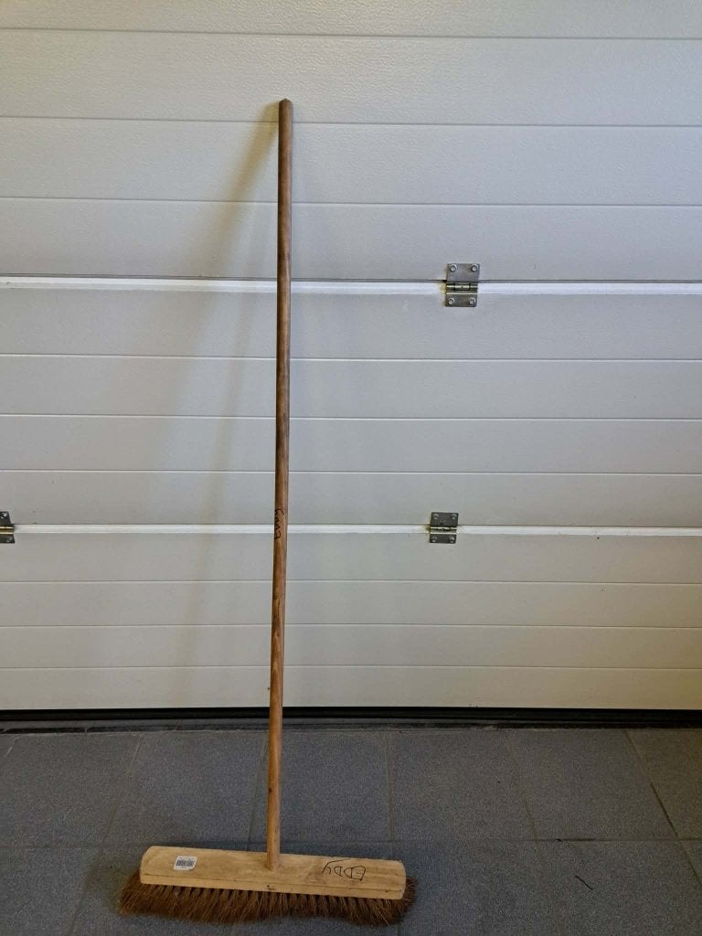 Borstel met steel, Maison & Meubles, Enlèvement, Brosse ou Balai