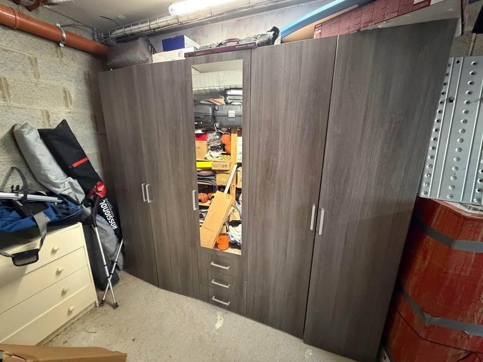 Garde robe, Enlèvement, Utilisé