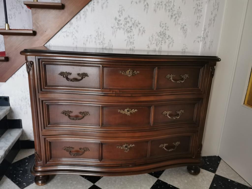 Commode d’exception en bois massif – Style classique chic, Enlèvement