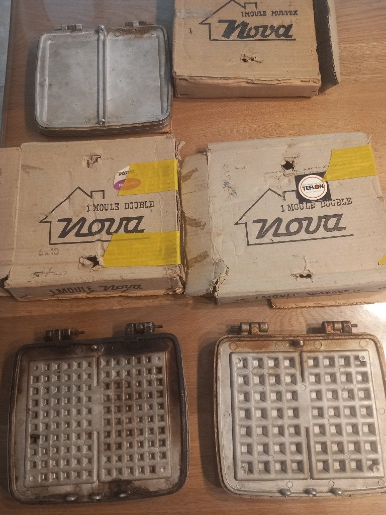 Lot de plaques gaufrier ancien NOVA, Electroménager, Enlèvement ou Envoi, Plaques amovibles, Utilisé