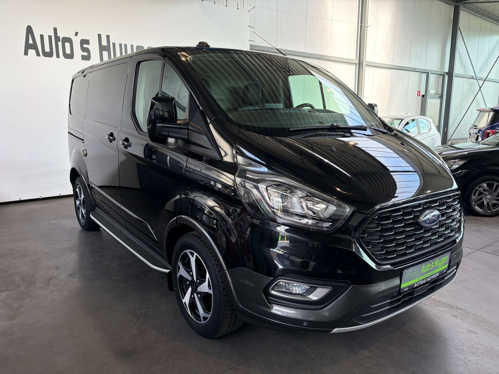 Ford Transit Custom 2.0 TDCi L1H1 Active Automaat " TOPAANBO, Automaat, Gebruikt, 4 cilinders, https://public.car-pass.be/vhr/d6897c56-fd92-473e-a3aa-c4c7379d056c