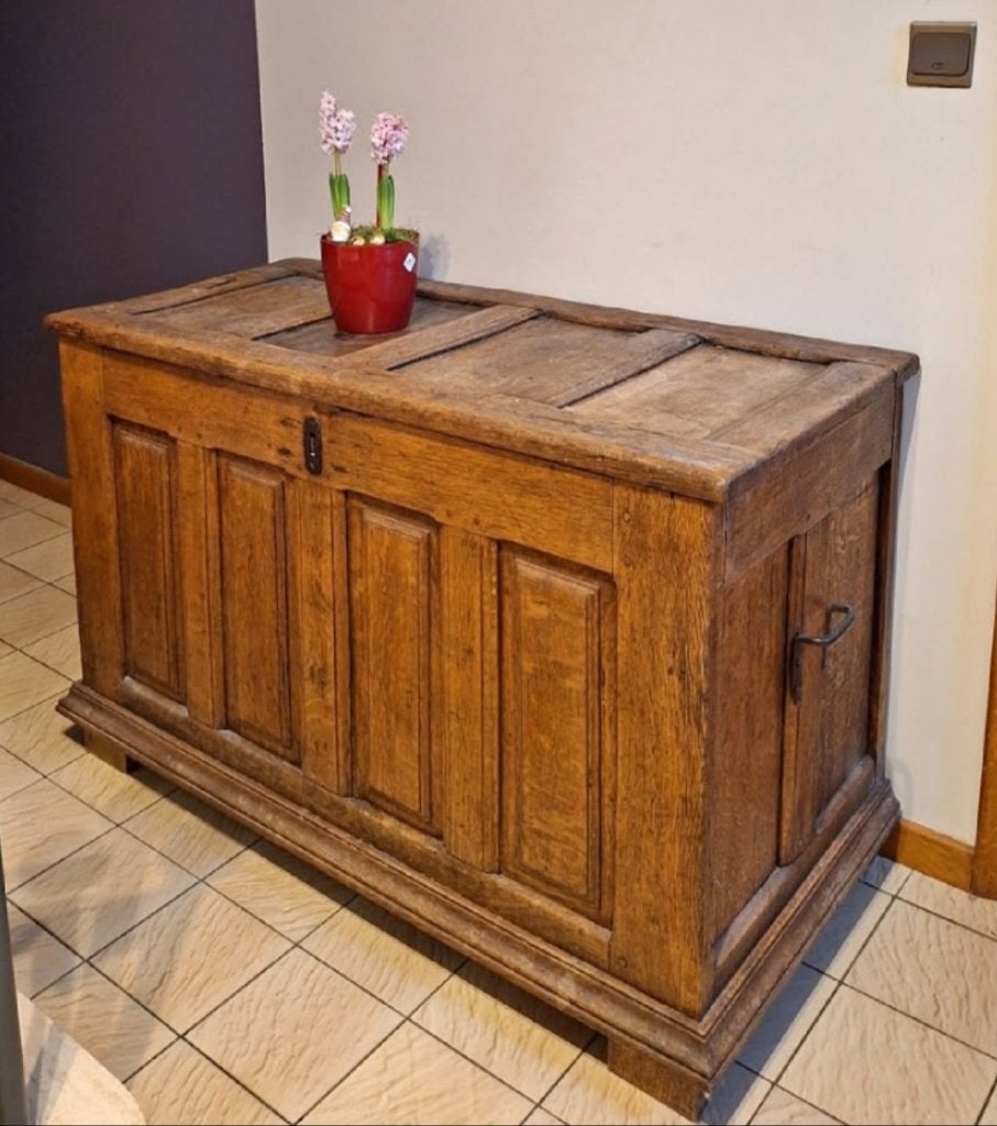 Tres ancien coffre en chêne, Maison & Meubles, 100 à 150 cm, Enlèvement, Utilisé, 50 à 75 cm