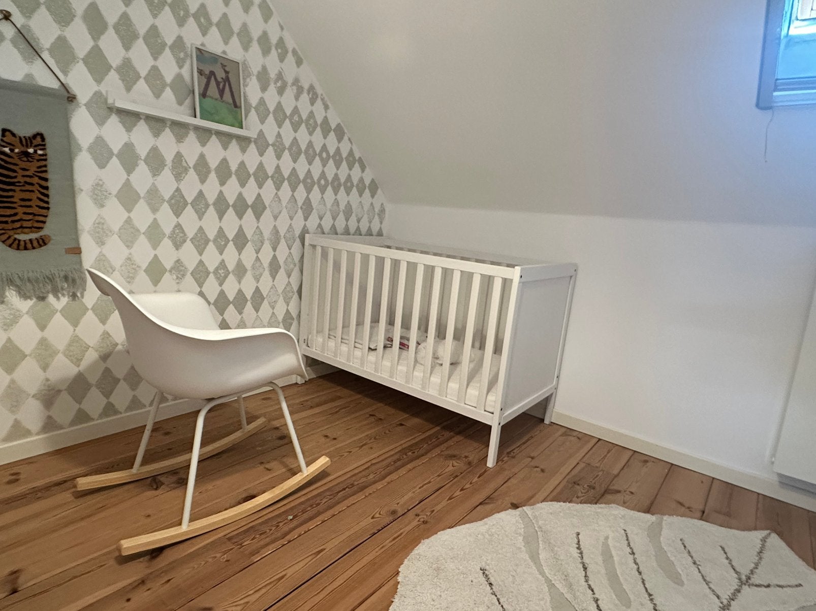 Babybed + matras - ikea sundvik, Ophalen, Gebruikt, Ledikant