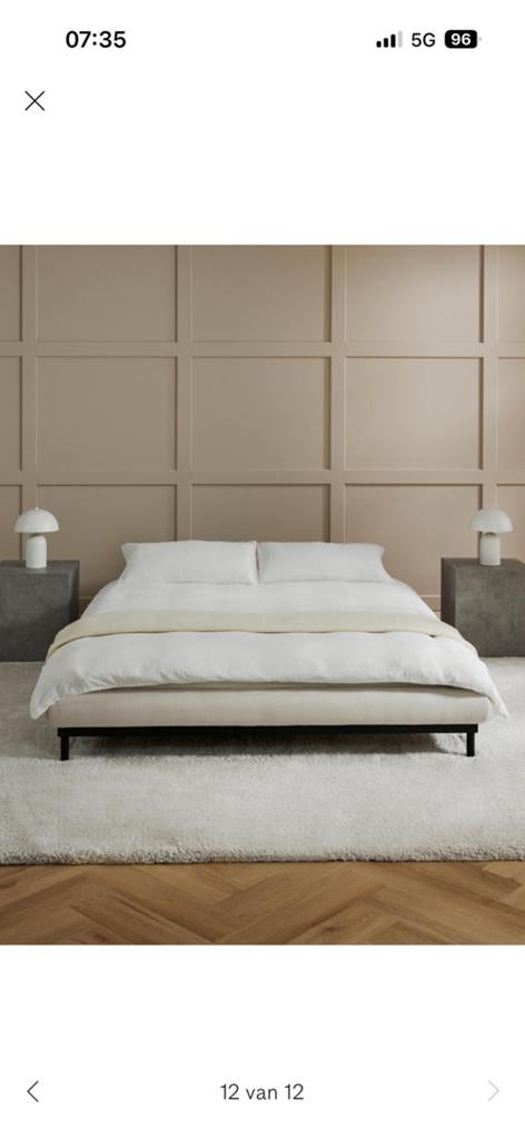 Westwing gestoffeerd bed ‘Meya’, Huis en Inrichting, Slaapkamer | Bedden, Ophalen, Beige, 180 cm, 200 cm