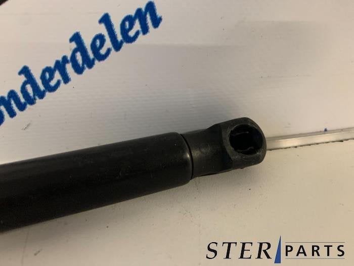 Gasdemper Motorkap links van een Mercedes E-Klasse, Gebruikt, -, Ophalen of Verzenden, -