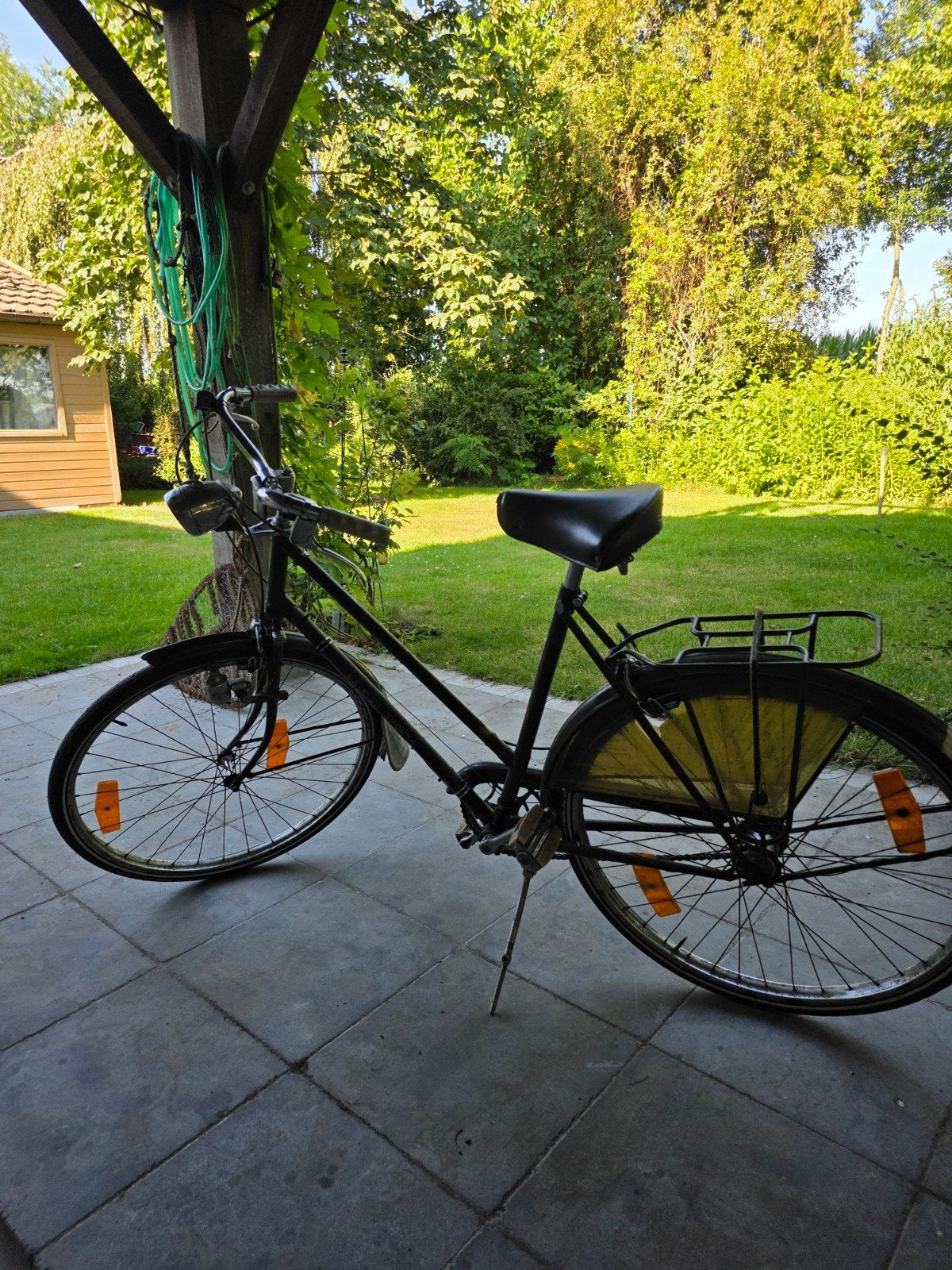 Groene Raleigh sport met een stuur en licht in chroom., Enlèvement