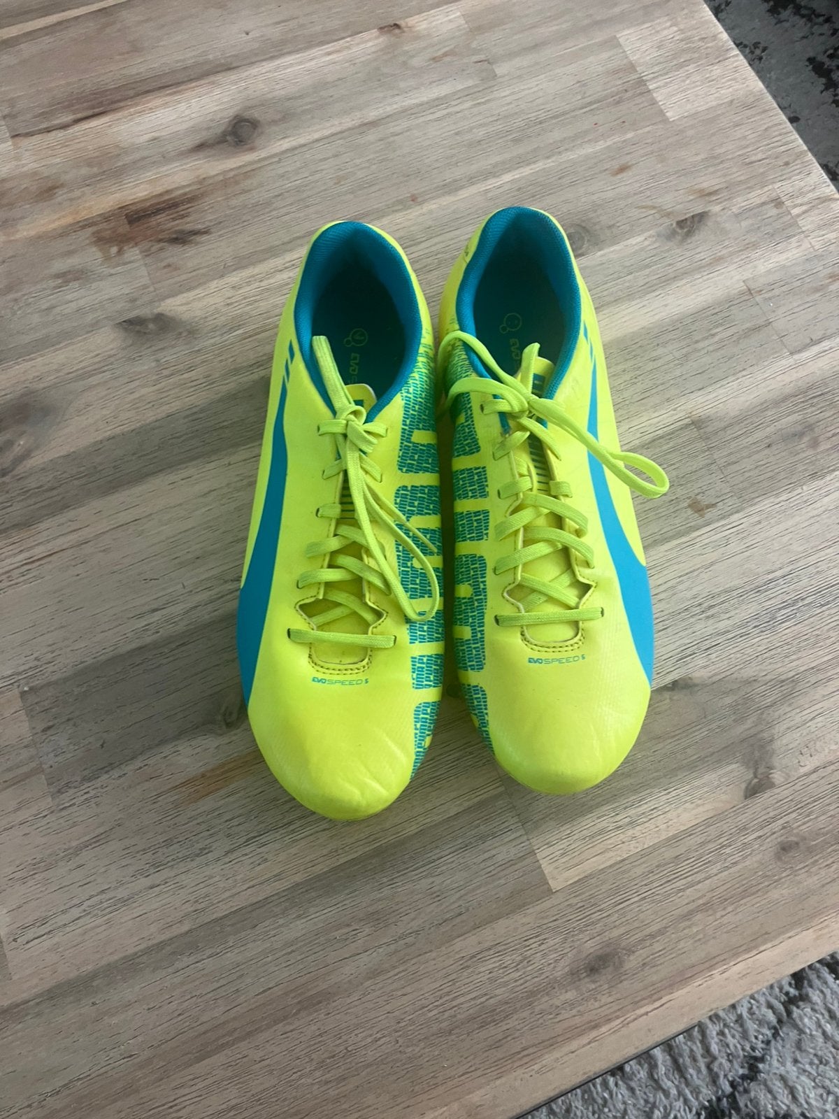Chaussures de football Puma à peine utilisées, Enlèvement ou Envoi, Comme neuf