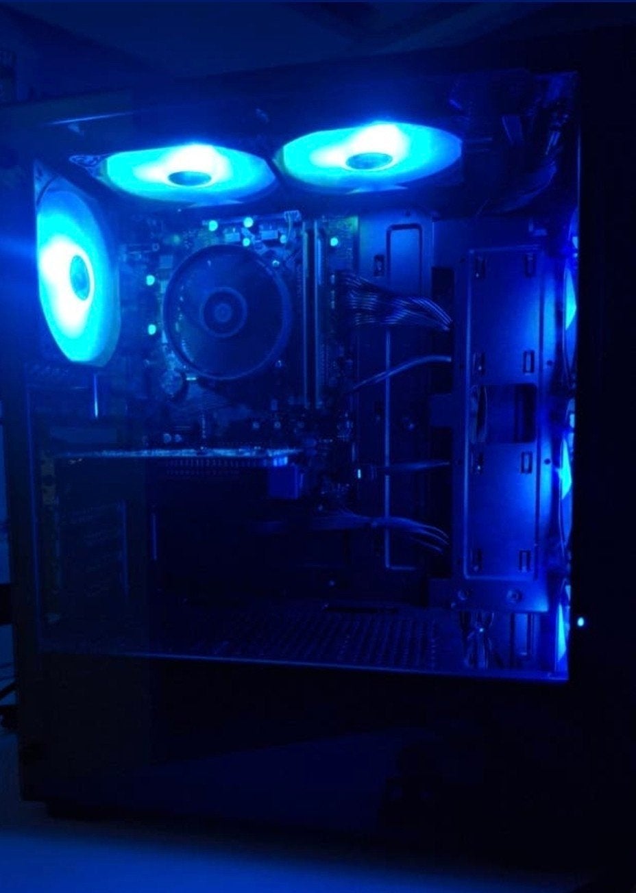 Gaming pc conpleet asrock aura zwart, Computers en Software, Desktop Pc's, 256 GB, HDD, 8 GB, Zo goed als nieuw