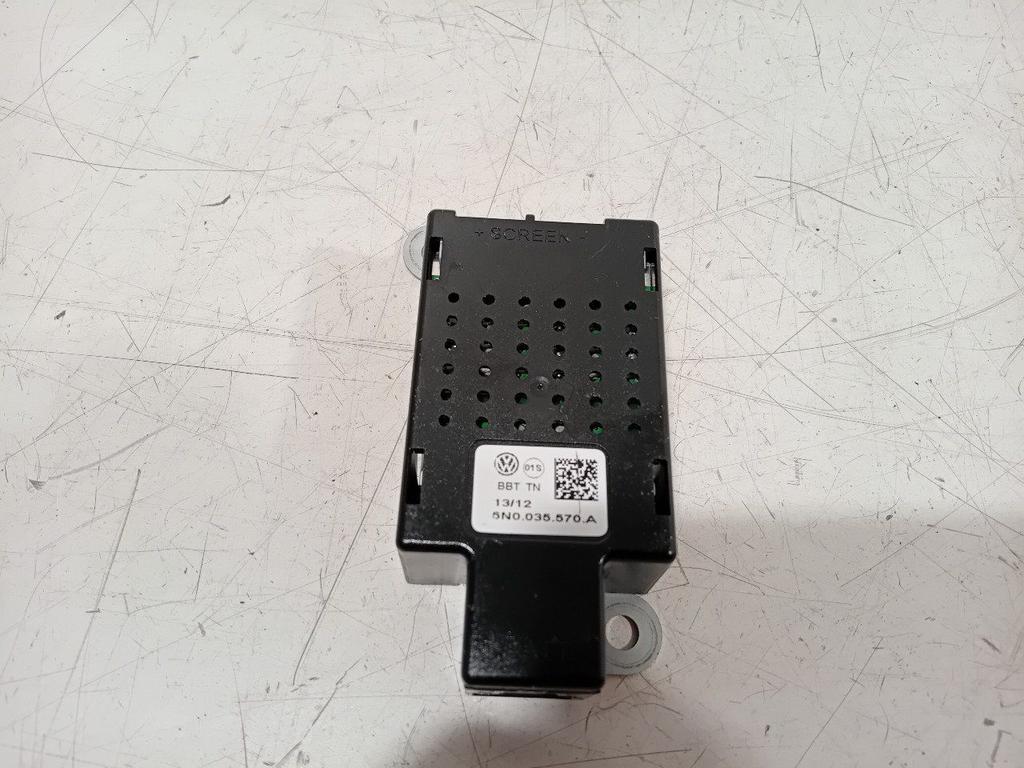 Antenne versterker Volkswagen Tiguan, Auto diversen, Autoradio's, Ophalen of Verzenden, Van der Ven Autorecycling B.V., Onderdelen@venauto.nl