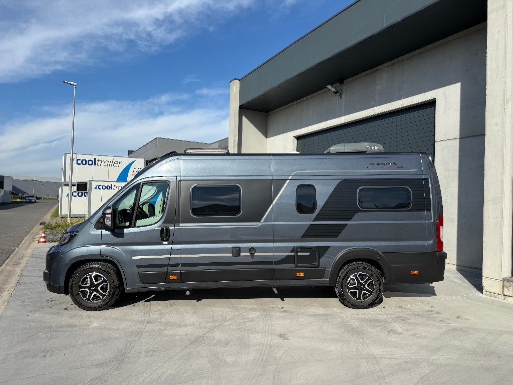 Adria Twin Supreme 640 SLB (2025)180 pk aut. 30.744 km, Automaat, Chemisch toilet, Buscamper of Camperbus, Ringverwarming