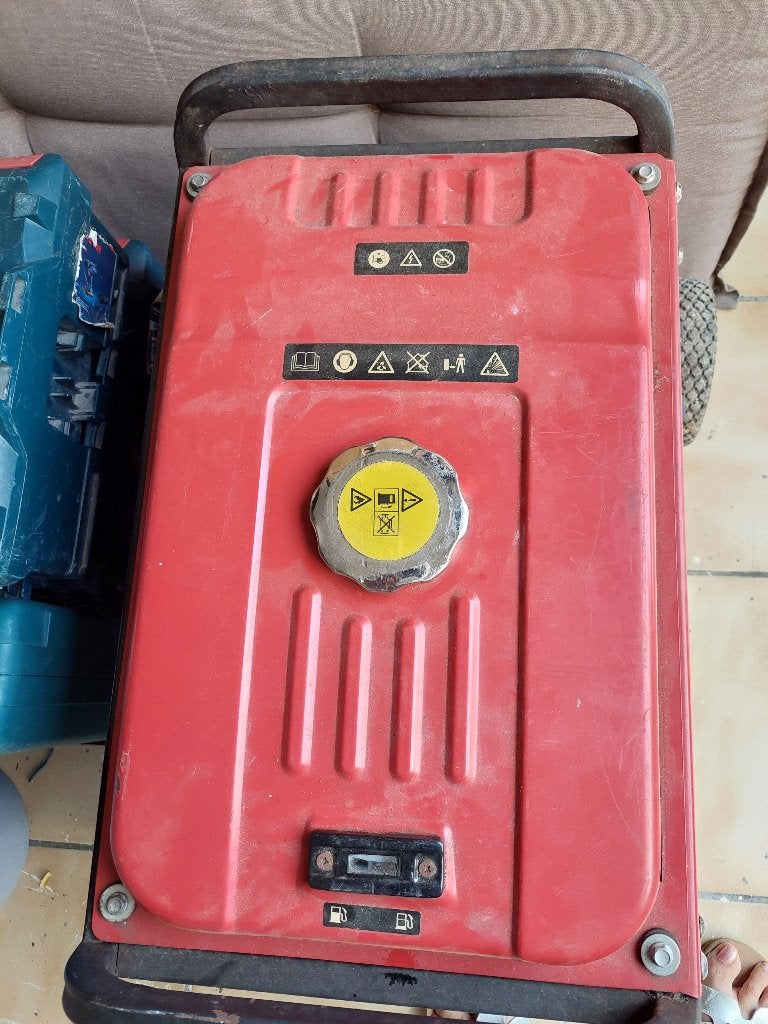 Generator, Enlèvement, Utilisé, 10 à 30 kVA, Essence