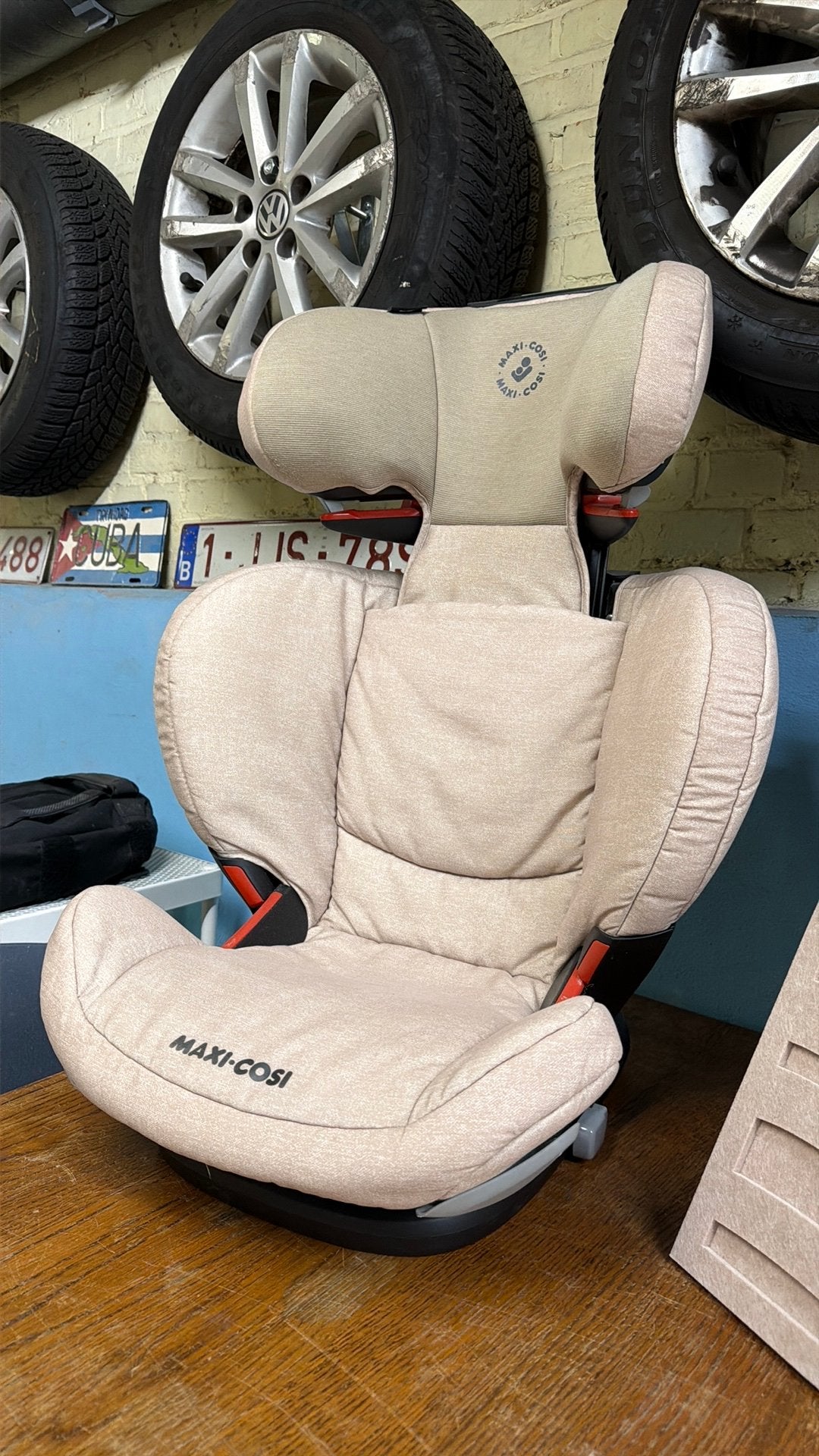 Maxi cosi rodifix tot 36 kg, Ophalen, Zo goed als nieuw