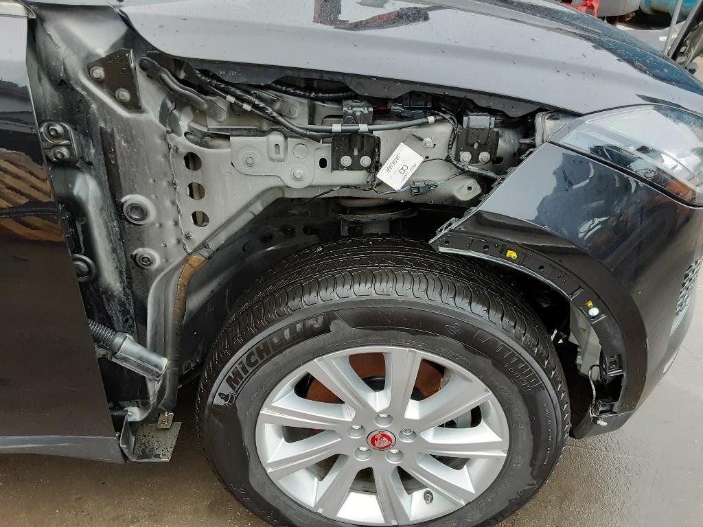 PARE BOUE AVANT DROIT Jaguar E-Pace (01-2017/-), Garde-boue, Mevr. I. Hauben, Utilisé, Jaguar