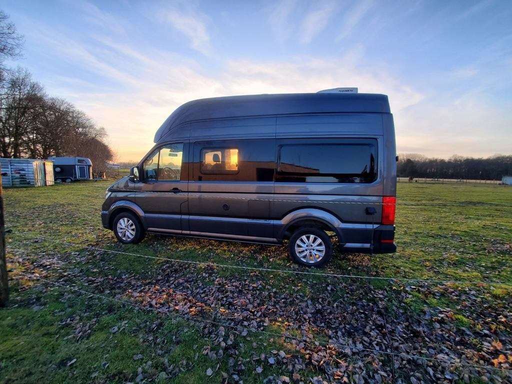 Volkswagen Grand California 600 campervan, Jusqu'à 4, Réfrigérateur, Volkswagen, 5 à 6 mètres