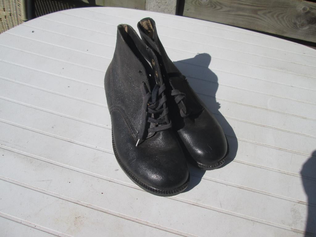 British WW 2 copy Combat schoenen maat 10, Verzamelen, Ophalen, Landmacht, Kleding of Schoenen