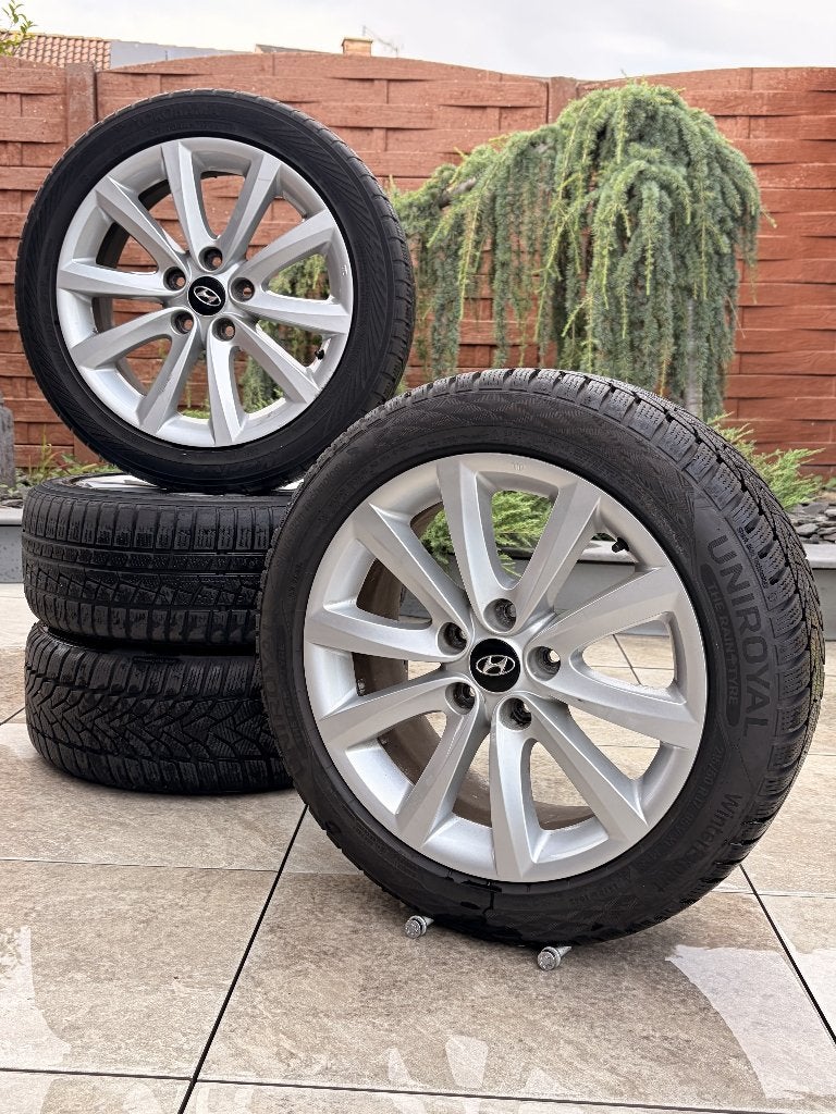 Originele 17" Hyundai i40 VELGEN en banden, Auto diversen, Wieldoppen, Ophalen, Gebruikt