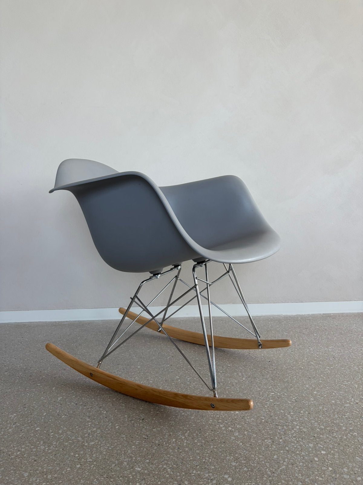 Replica Vitra eames schommelstoel, Bois, Gris, Enlèvement, Utilisé