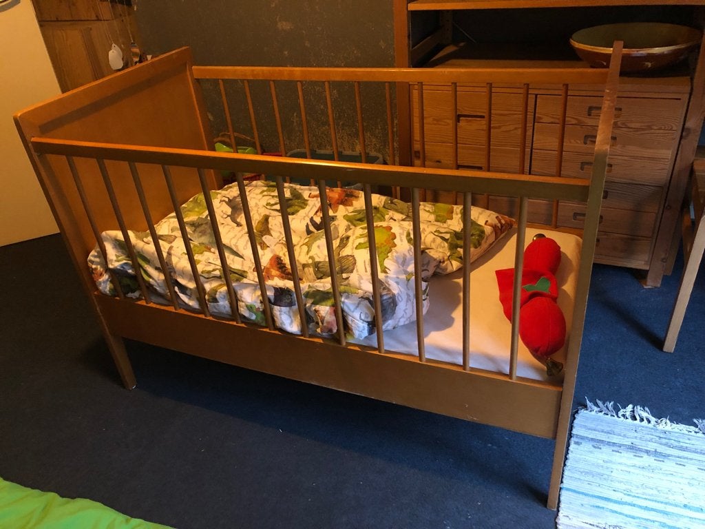 houten kinderbedje, Kinderen en Baby's, Ophalen, Gebruikt, Minder dan 140 cm, Matras