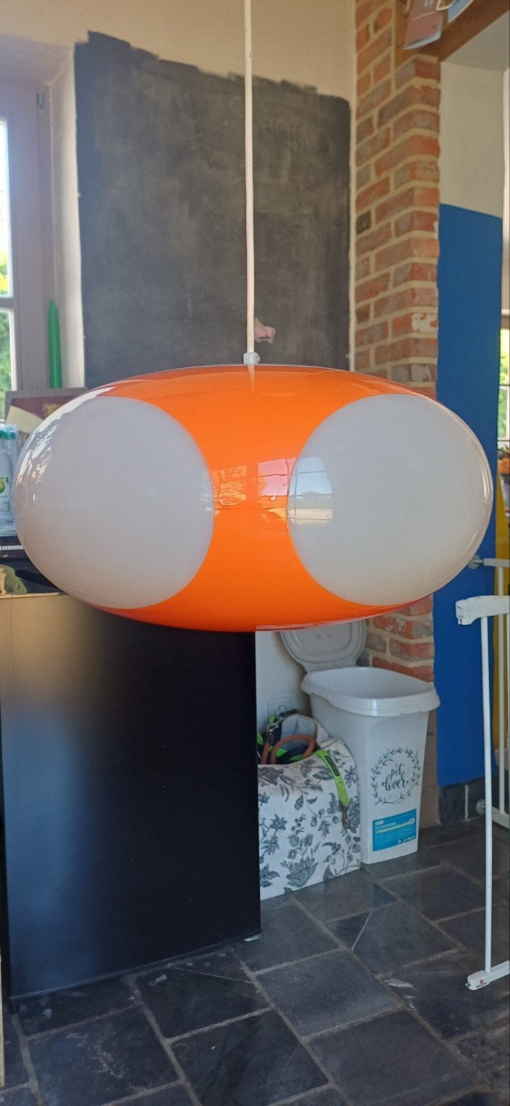 Prachtige Vintage Space Age bugeye Hanglamp – Oranje / Wit (, Huis en Inrichting, Lampen | Hanglampen, Ophalen, Kunststof, 70s bugeye space-age