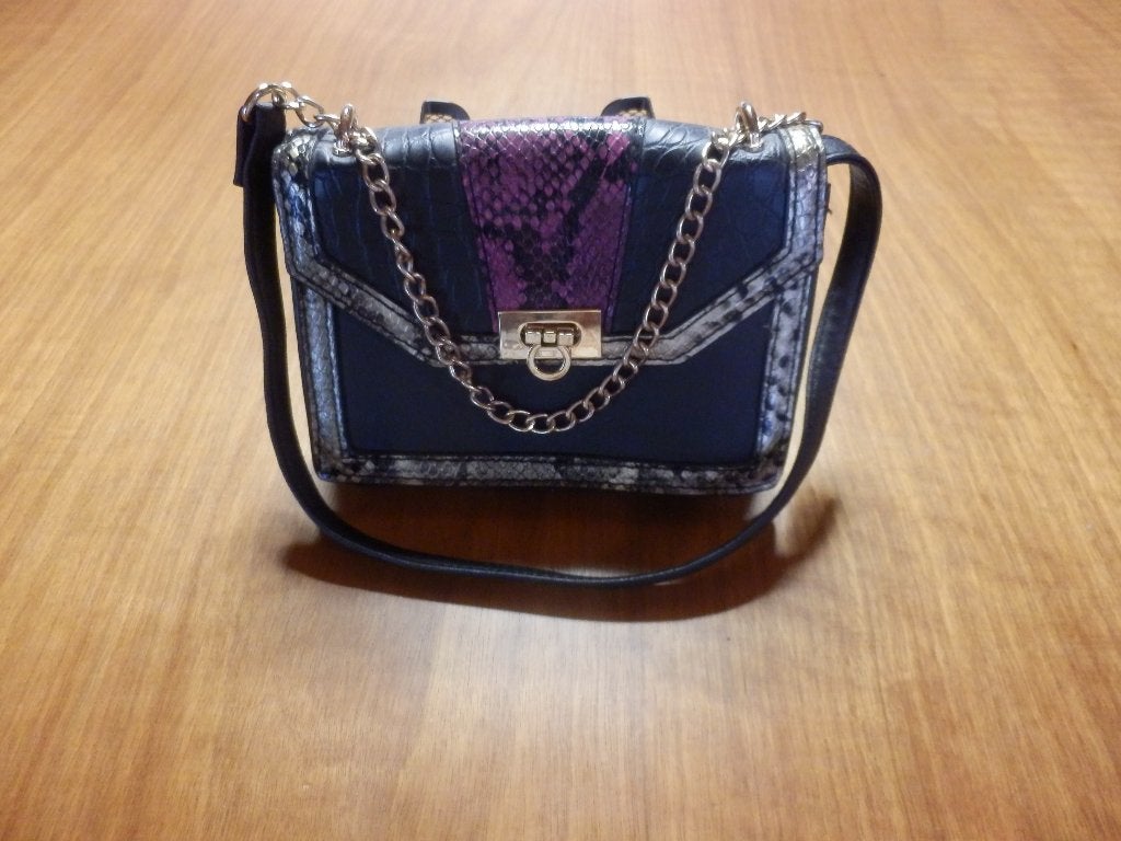 (26) -sac femme noir argenté = atmosphére =, Handtassen en Accessoires, Tassen | Damestassen, Zo goed als nieuw, Schoudertasje