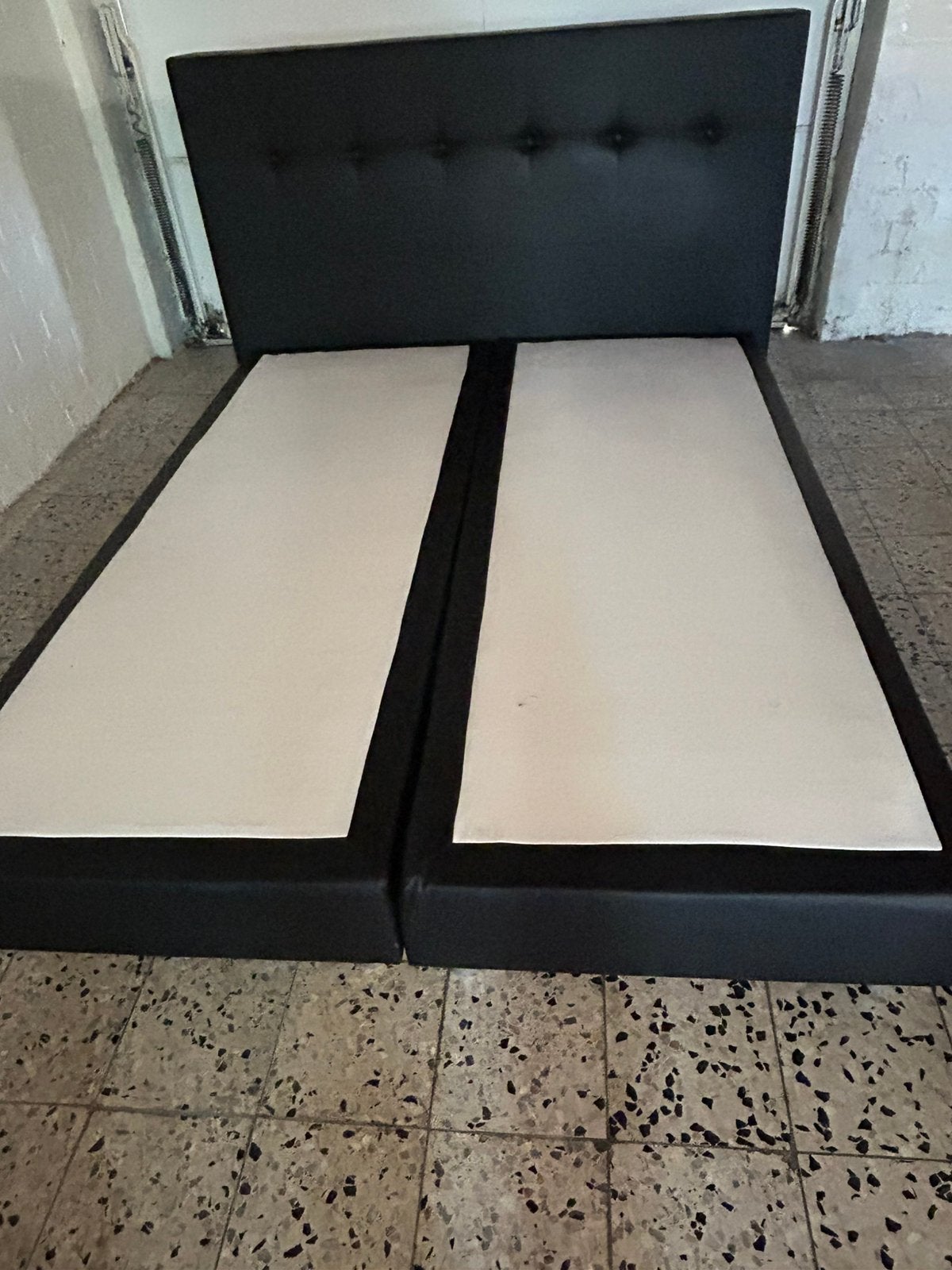GRATIS: Tweepersoons BoxspringBedframe180x200 Zonder Matras, Huis en Inrichting, Ophalen, Zo goed als nieuw, Tweepersoons, 200 cm