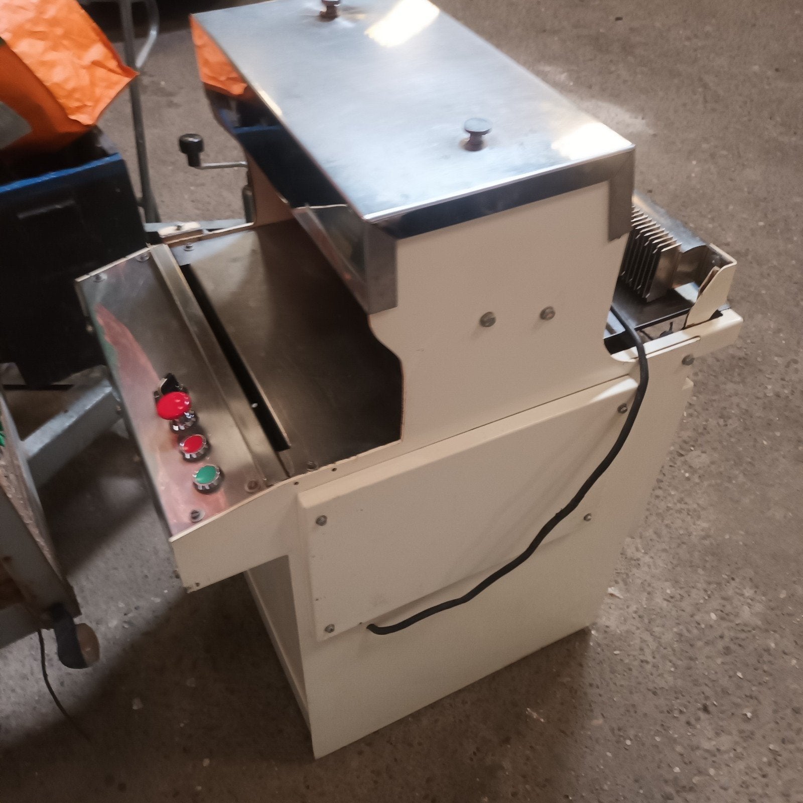 professionele broodsnijmachine, Zakelijke goederen, Ophalen
