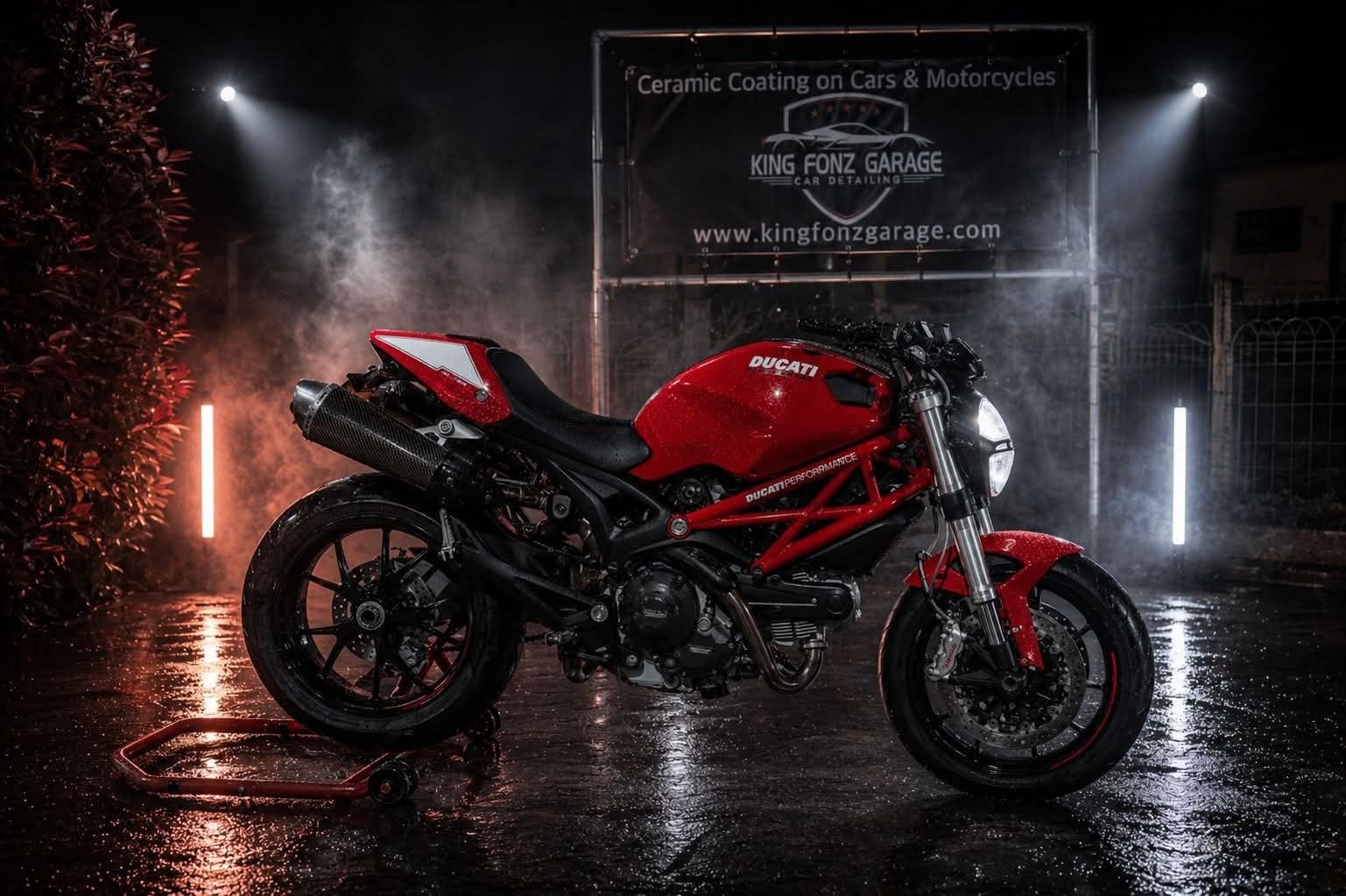 DUCATI MONSTER 796 ABS
in nieuwstaat met heel weinig km's., Particulier, ABS