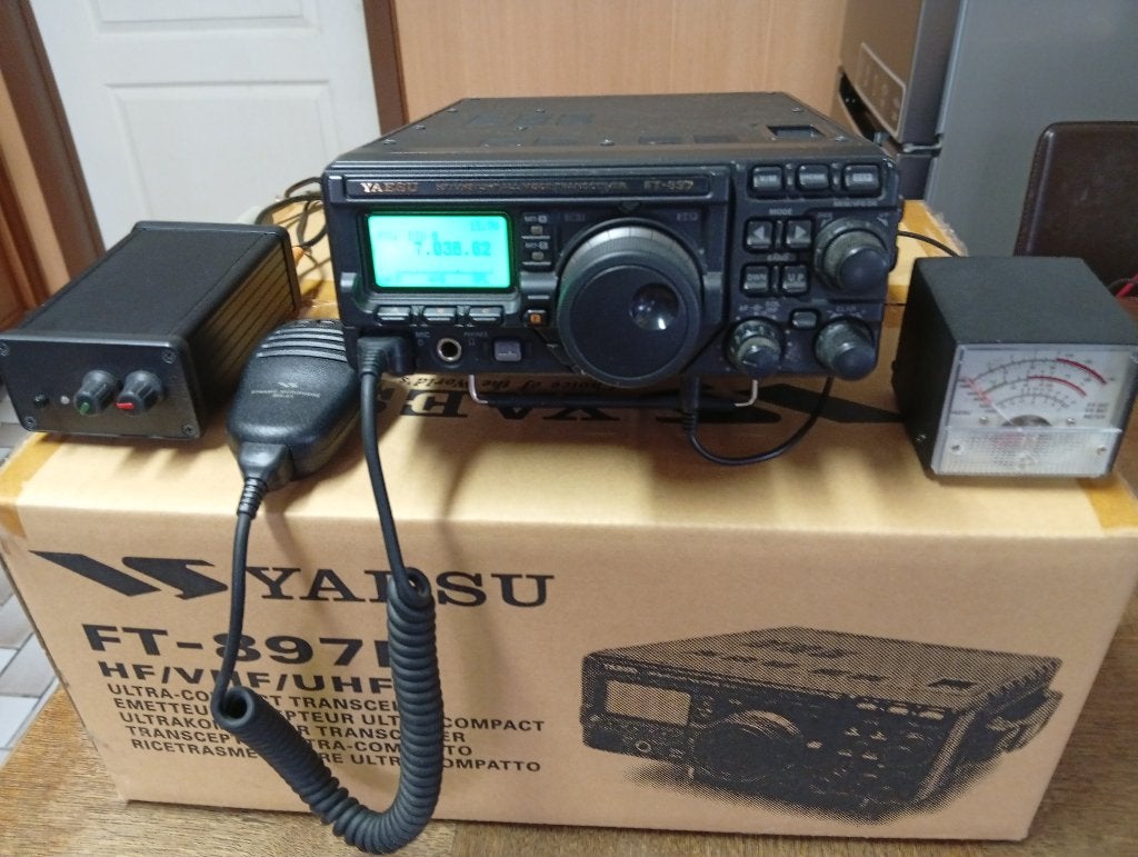YAESU FT-897D HF VHF UHF + Sound Interface + Ext. S-meter, Télécoms, Émetteurs & Récepteurs, Enlèvement, Comme neuf, Émetteur et Récepteur