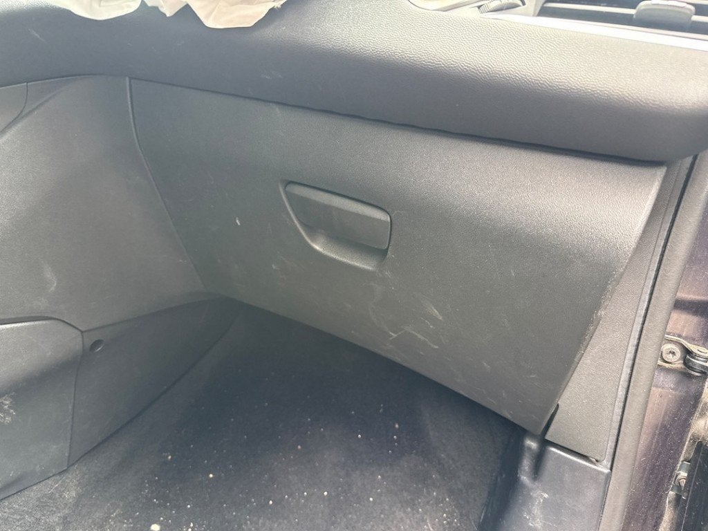 COMPARTIMENT A GANTS Peugeot 208 I (CA / CC / CK / CL), Kontakt-peugeot@peugeot.com, Utilisé, Peugeot Deutschland GmbH, Bahnhofsplatz
65423  Rüsselsheim, DE