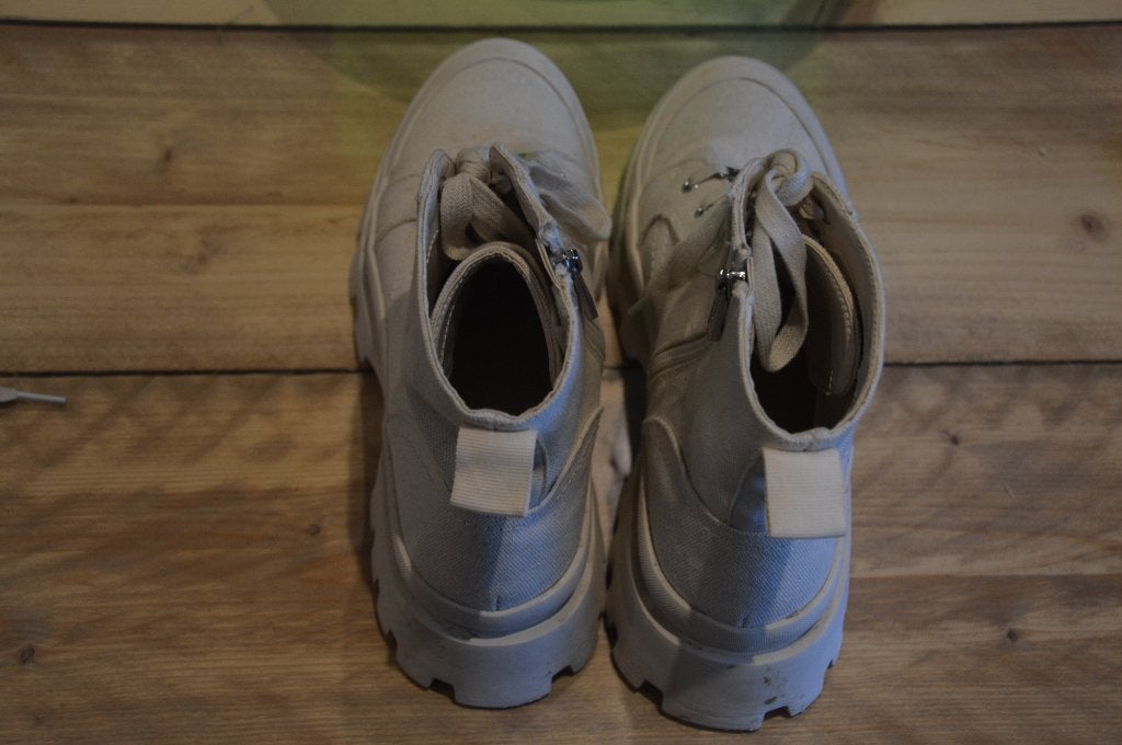 Hoge sneakers van Steve Madden, Beige, Ophalen of Verzenden, Zo goed als nieuw, Sneakers