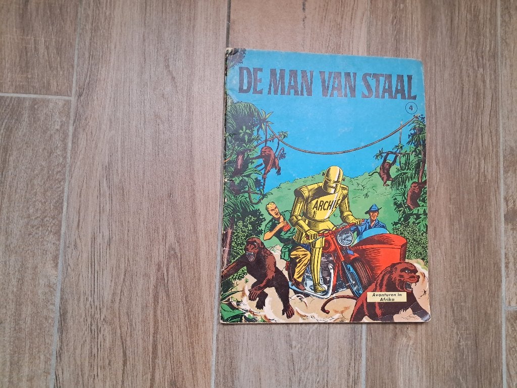 DE MAN VAN STAAL "AVANTUREN IN AFRIKA ", Boeken, Ophalen of Verzenden, Gelezen