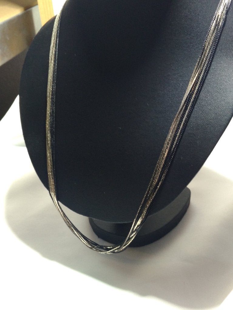 Retro '70s ketting zilverkleurig en zwart, Handtassen en Accessoires, Kettingen, Met hanger, Overige materialen, Nieuw, Ophalen of Verzenden