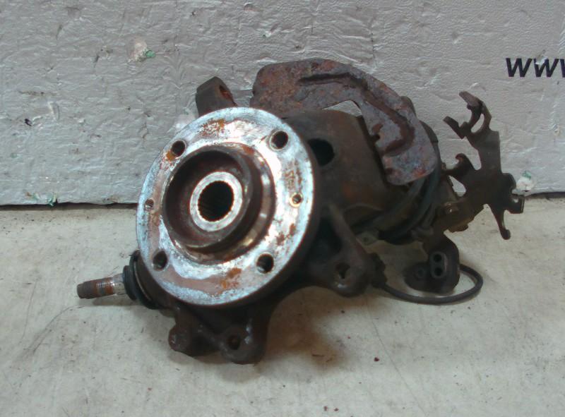 FUSEE AVANT DROITE Peugeot 406 Coupé (8C) (01-1996/12-2004), Utilisé, Peugeot