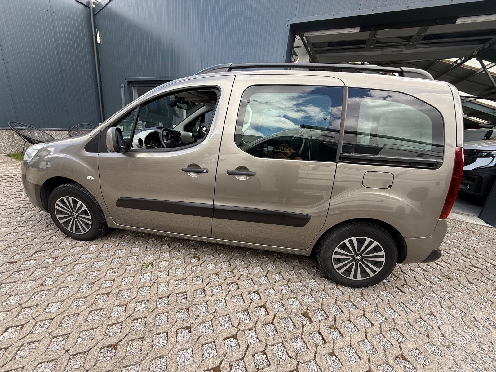 Peugeot Partner Benzine - Slechts 74000 km, Autos, Euro 5, Entreprise, 72 kW, Boîte manuelle