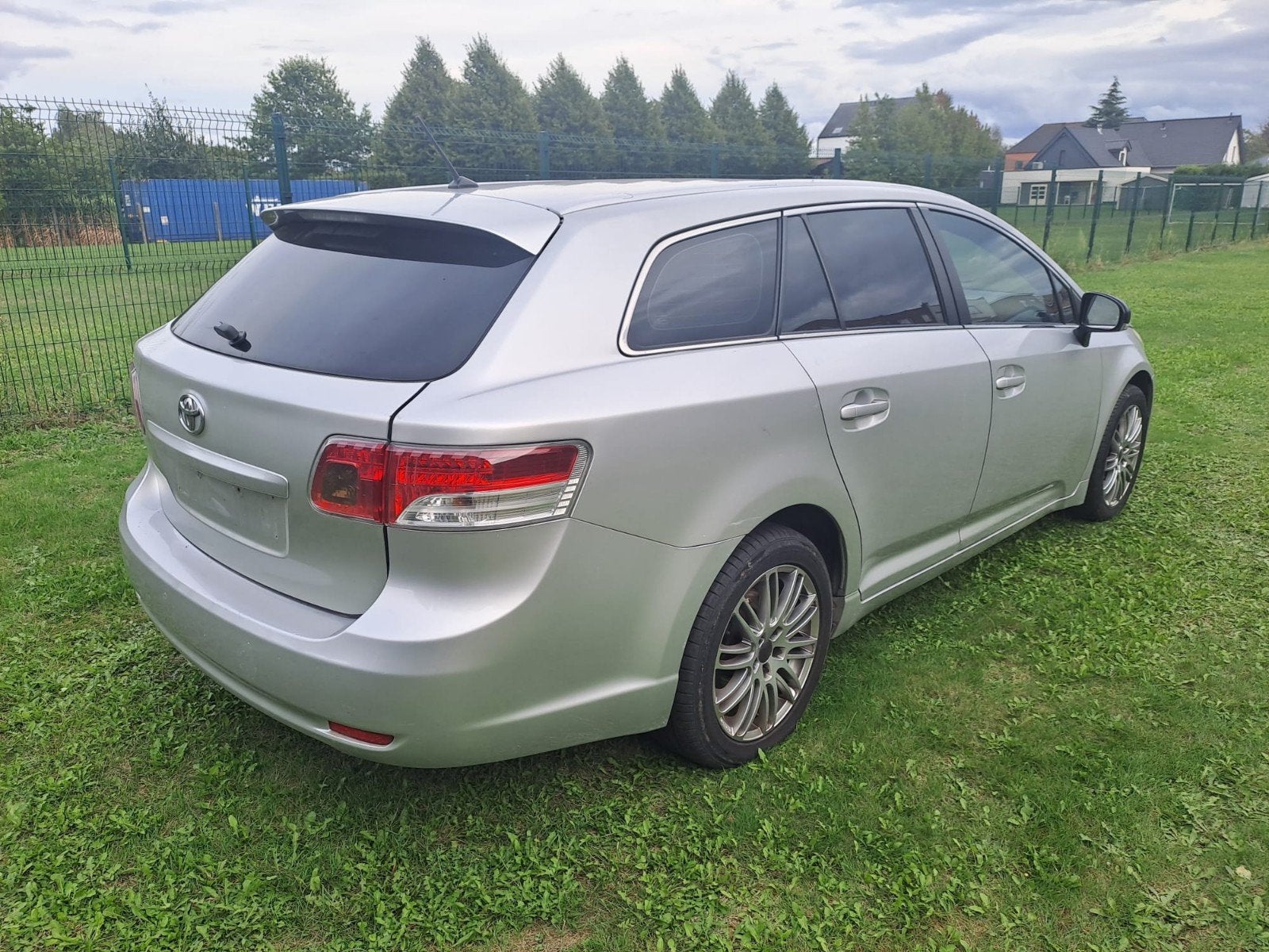 TOYOTA AVENSIS, 2.0 TDI, BWJ 2011, CLIMATISATION BREAK, GPS,, Enlèvement, Toyota