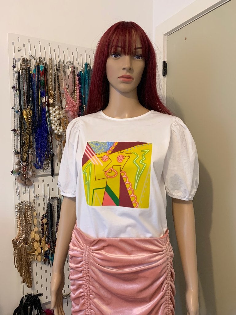 Unique Tee with gorgeous colorful print (size S/M), Maat 38/40 (M), Wit, Nieuw, Ophalen of Verzenden