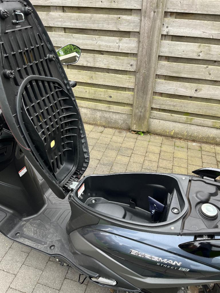 Suzuki burgman 125 cc, Motoren, Scooter, Particulier, 125 cc, 11 kW of minder