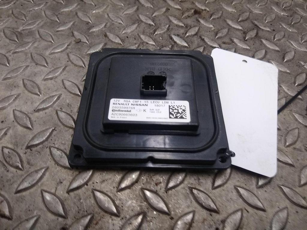 RENAULT MEGANE XENON STUURAPPARAAT 2018, Ophalen of Verzenden, Gebruikt, Stiba lid