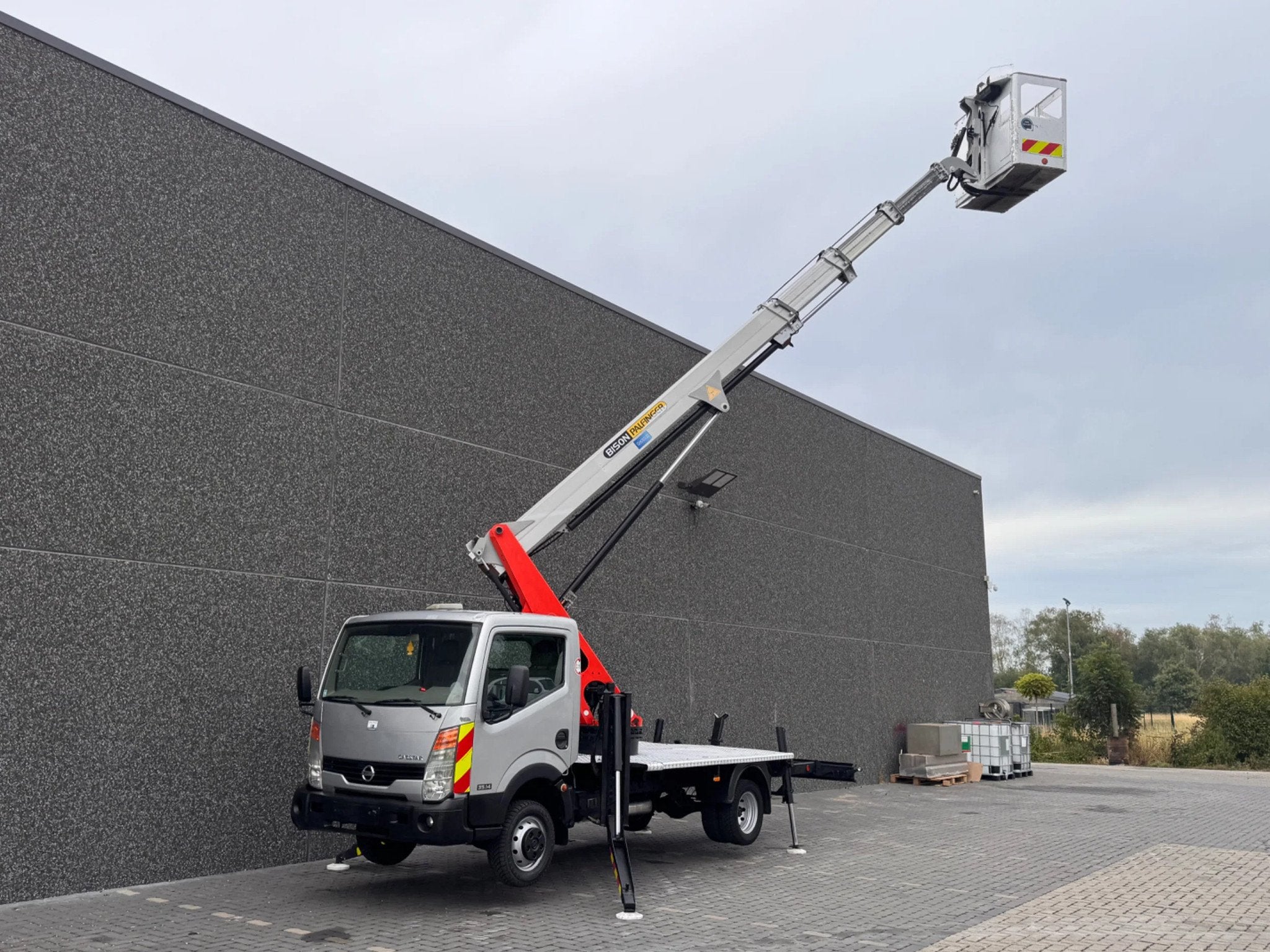 Nissan Cabstar 35.14 Palfinger PA 20 T (bj 2014), Auto's, Euro 5, Gebruikt, Overige brandstoffen, Bedrijf