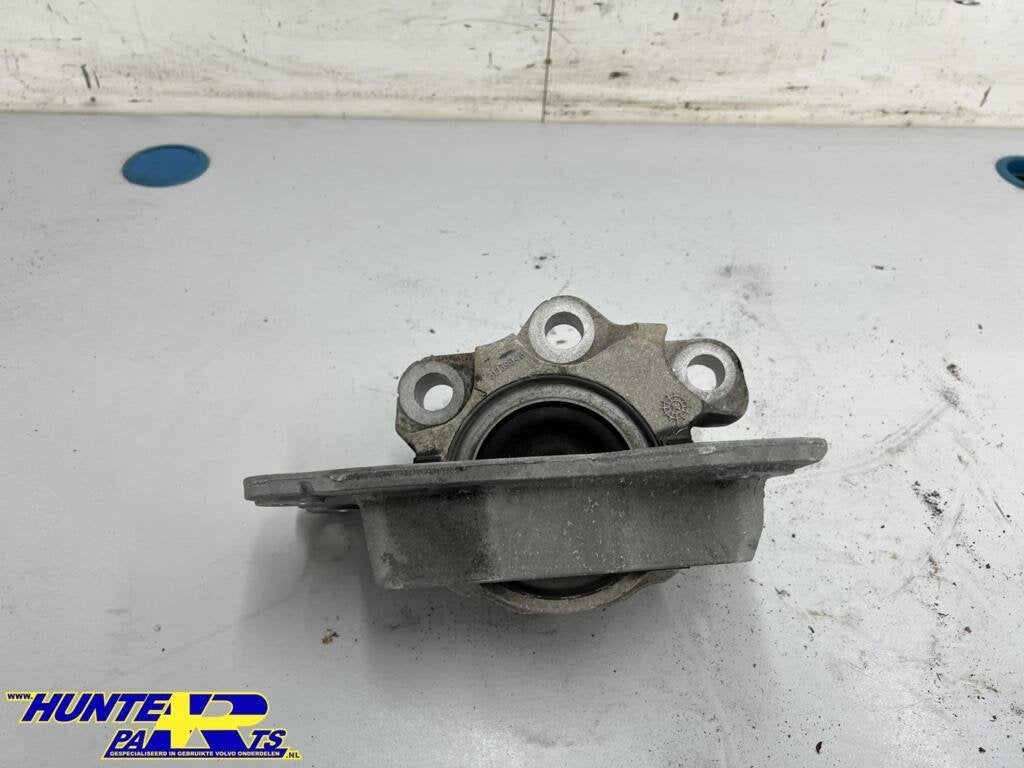 Motorsteun links Volvo XC90 II 2.0 T8 ('14-'22) 31339948, Gebruikt, Ophalen of Verzenden, Volvo, Volvo